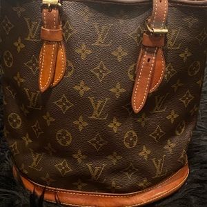 Louis Vuitton Bucket purse